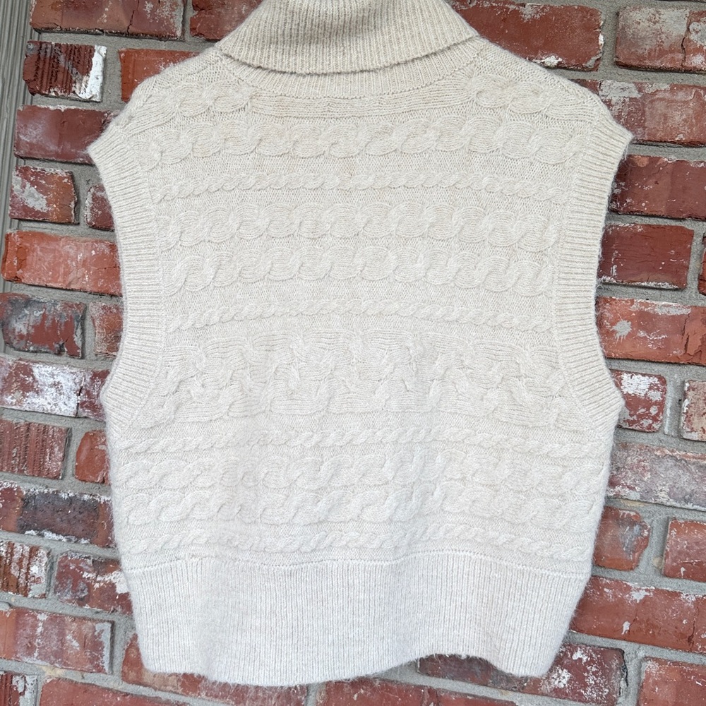 Old Navy Beige Turtleneck Sweater size L - Picture 5 of 6